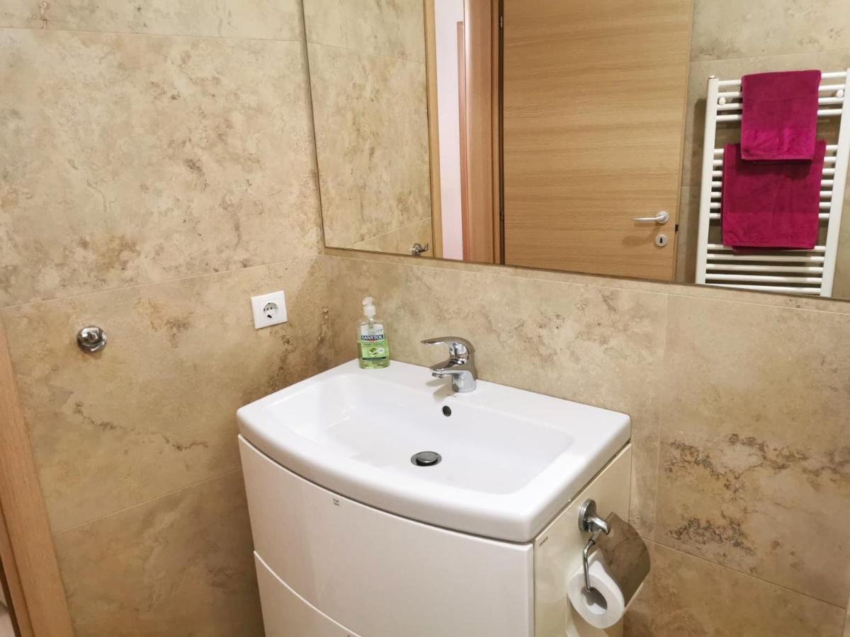 Contemporary Central Apartment In Cluj Napoca Exterior foto