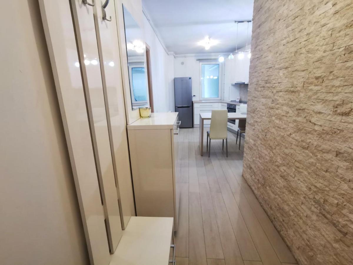 Contemporary Central Apartment In Cluj Napoca Exterior foto